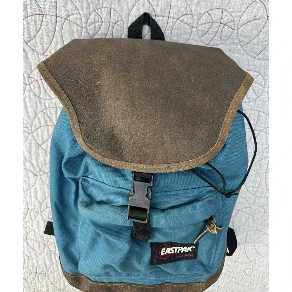 EASTPAK Blue‎ Teal Leather Flip Top Flap Cinch Leather Bottom USA